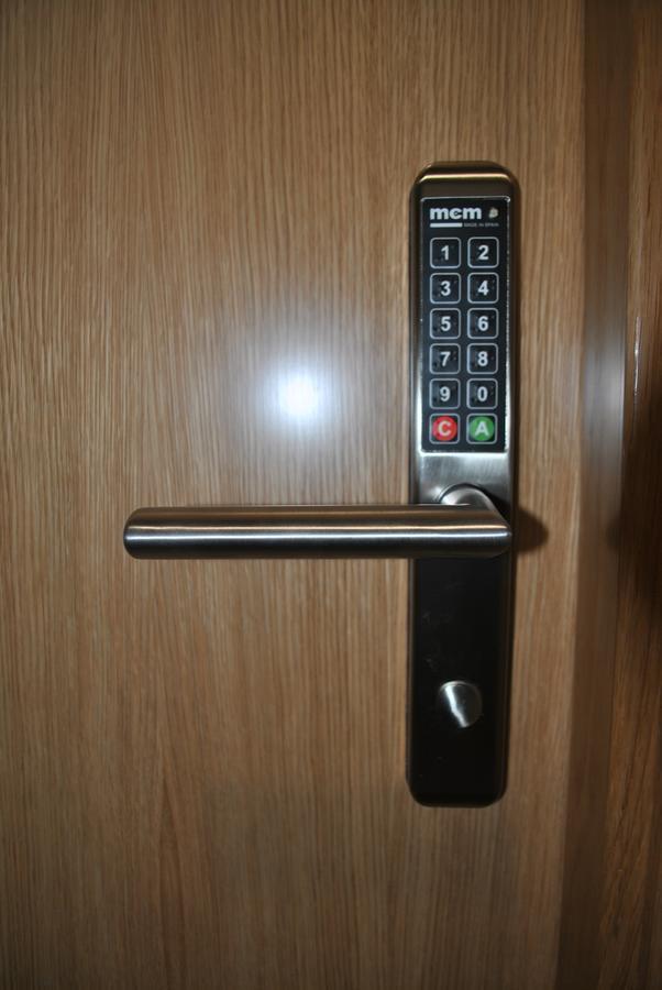 Hostal Universitat Cervera  Zewnętrze zdjęcie