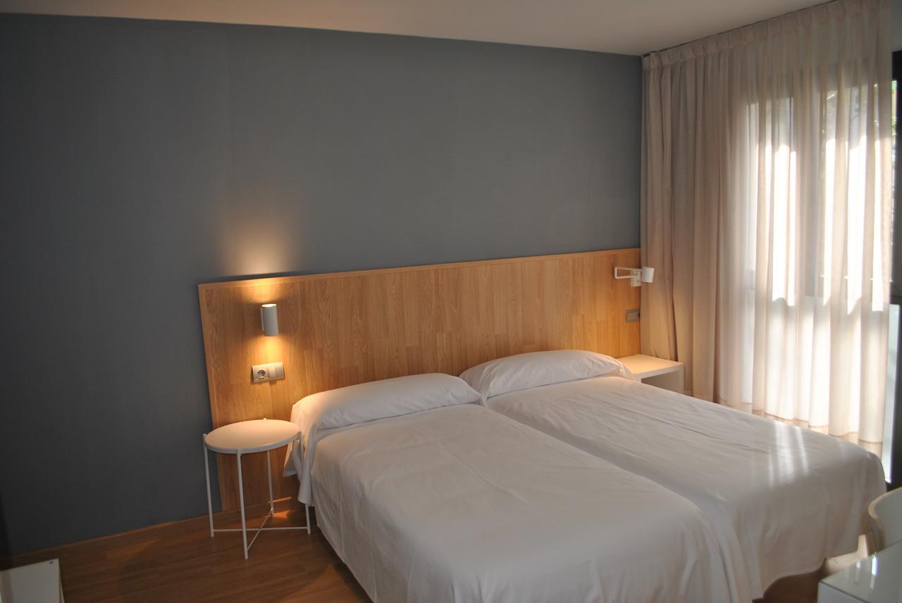 Hostal Universitat Cervera  Zewnętrze zdjęcie