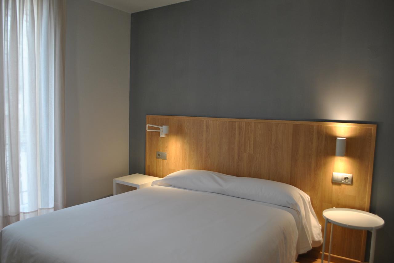 Hostal Universitat Cervera  Zewnętrze zdjęcie