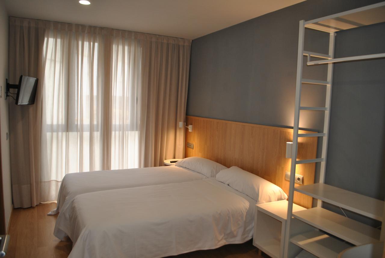 Hostal Universitat Cervera  Zewnętrze zdjęcie