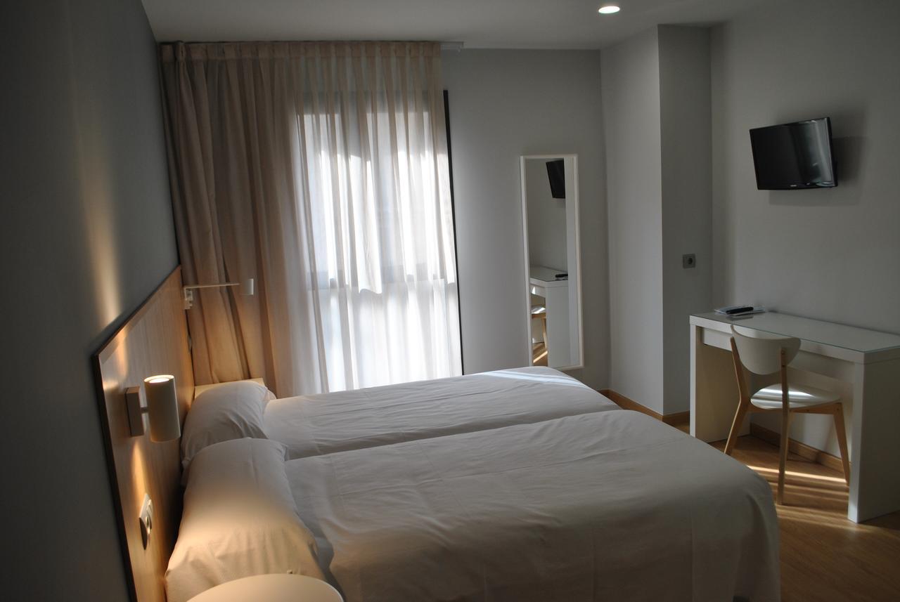 Hostal Universitat Cervera  Zewnętrze zdjęcie