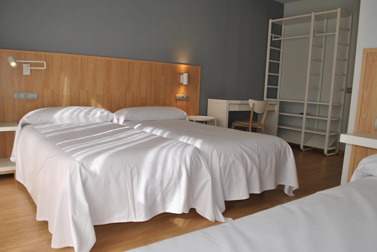 Hostal Universitat Cervera  Zewnętrze zdjęcie