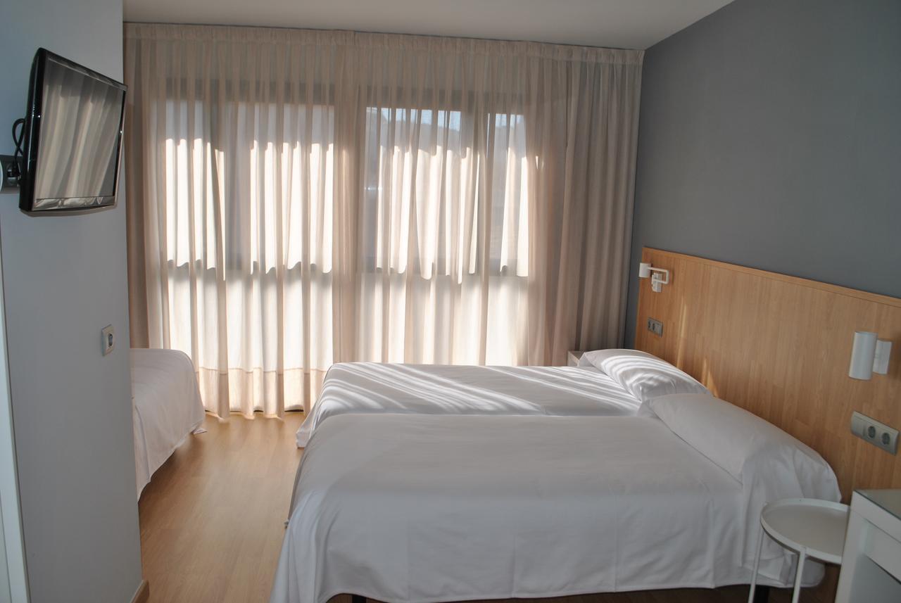 Hostal Universitat Cervera  Zewnętrze zdjęcie